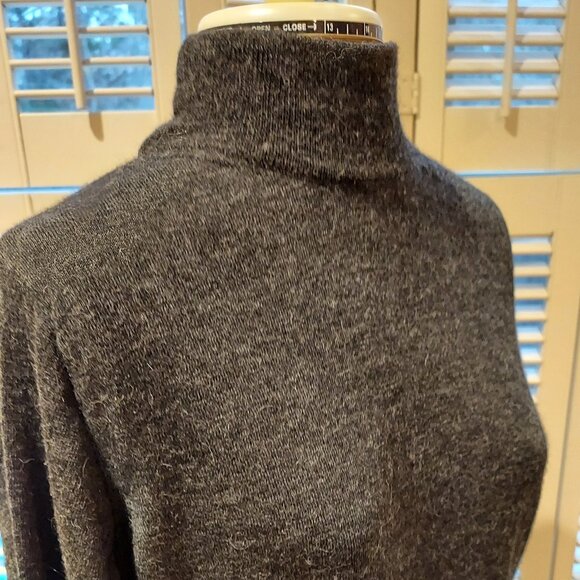 Peruvian Connection NWOT Dark Heather Gray Mock Turtleneck Sweater Size M - Picture 3 of 6